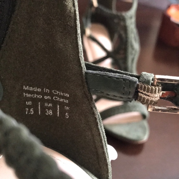 Pumps - Picture 5 of 5